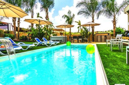 19435 מתחם חיצוני, וילה אקסודוס, וילה  בשדות מיכה וילות - Vila 4 U