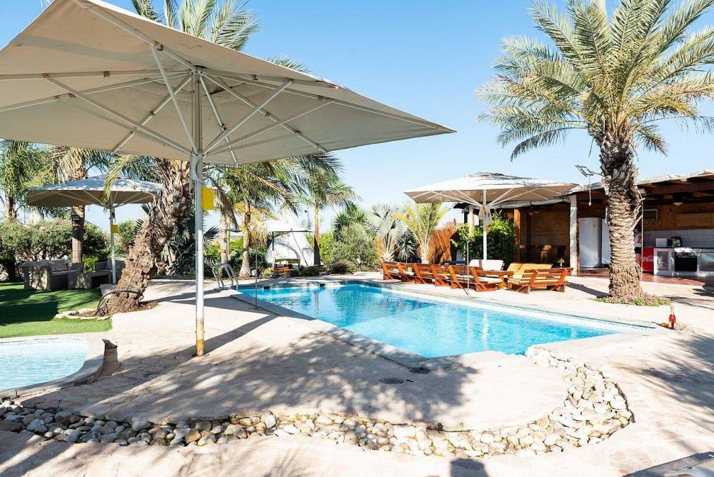 60976 הבריכה הספא והחצר, מונקאטה, וילה  בשדה דוד וילות - Vila 4 U