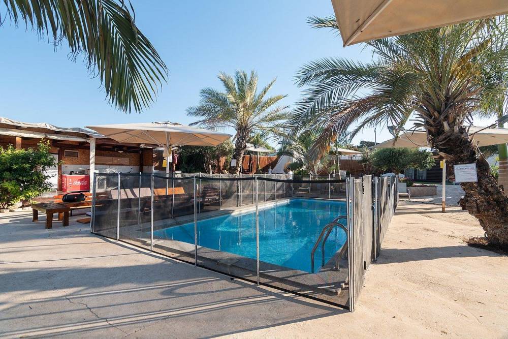 63535 הבריכה הספא והחצר, מונקאטה, וילה  בשדה דוד וילות - Vila 4 U