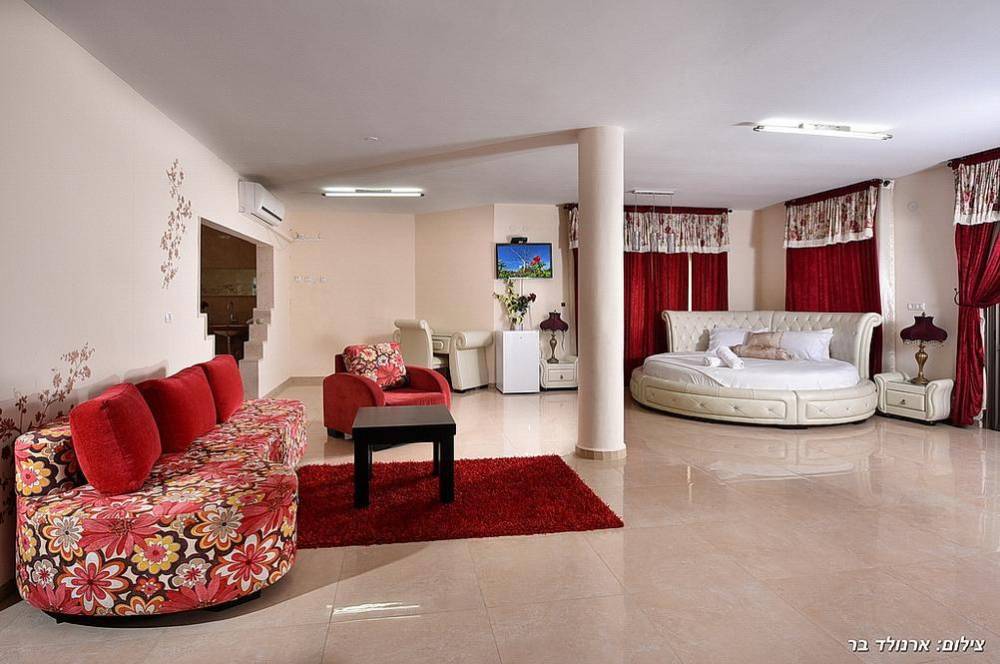 69201 גלרית כללית, וילה קינג בוטיק, וילה  בירכא וילות - Vila 4 U