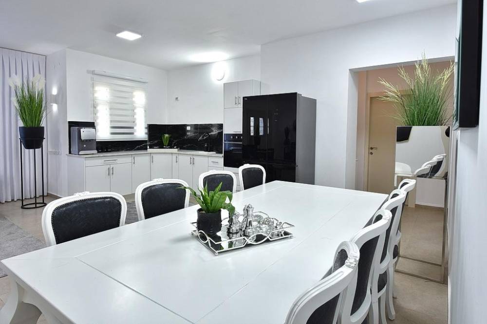 78806 פנים הוילה והחדרים, וילה קינג פאלאס, וילה  בנוף כנרת וילות - Vila 4 U