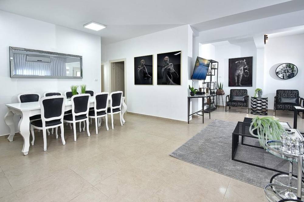 78808 פנים הוילה והחדרים, וילה קינג פאלאס, וילה  בנוף כנרת וילות - Vila 4 U