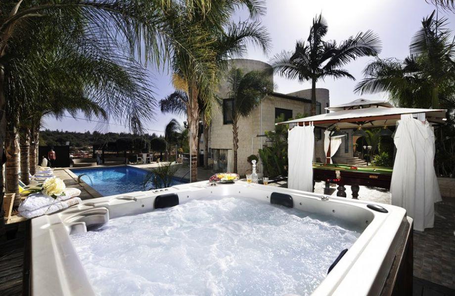 103331 המתחם החיצוני, וילה האליזה, וילה  בשדות מיכה וילות - Vila 4 U