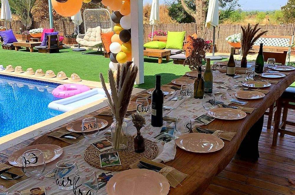 136724 אירועי חברה ורווקות, אורי אירועים, וילה  בכפר טרומן וילות - Vila 4 U