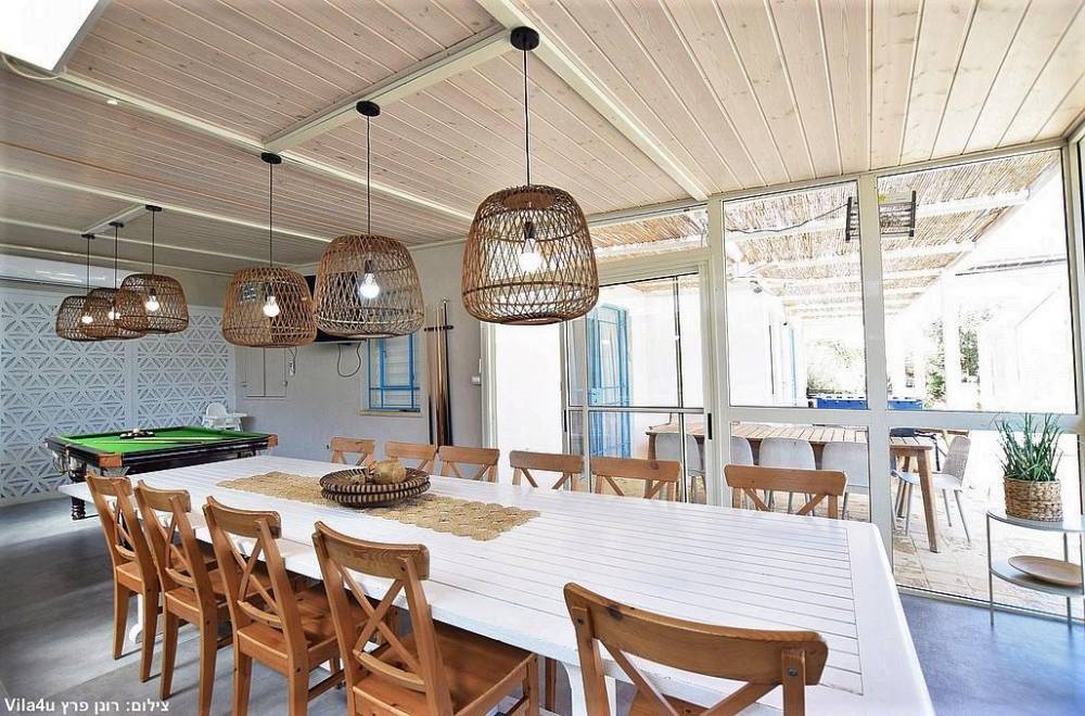 154530 חדר אוכל משותף, וילה אלסוס, וילה  בשתולה וילות - Vila 4 U