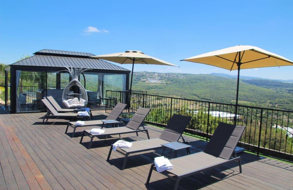 156075 המתחם החיצוני, אחוזת סאנשיין, וילה  בזרעית וילות - Vila 4 U