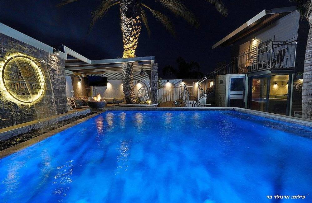 וילה ספא בצל השקד כללי, וילה ספא בצל השקד, וילה  בטפחות וילות - Vila 4 U