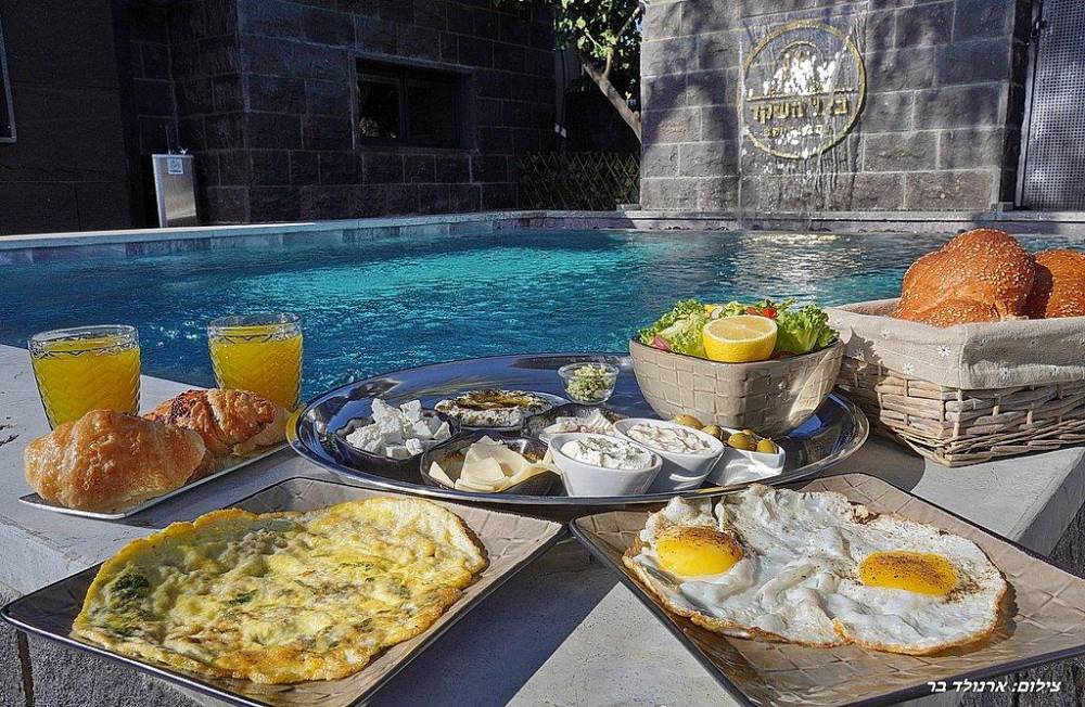 וילה ספא בצל השקד כללי, וילה ספא בצל השקד, וילה  בטפחות וילות - Vila 4 U