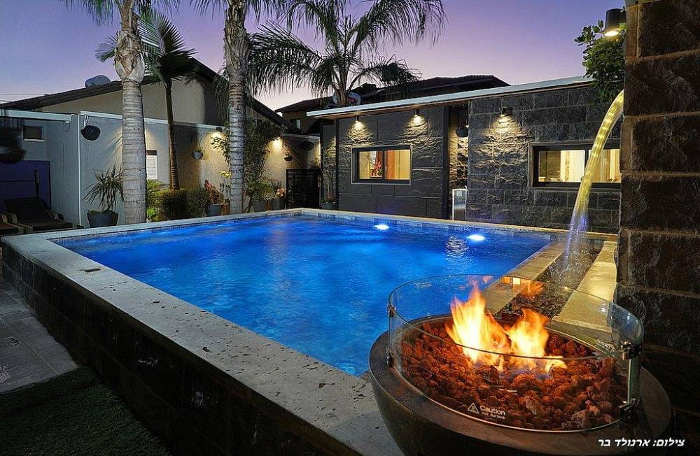 וילה ספא בצל השקד חוץ המתחם החיצוני, וילה ספא בצל השקד, וילה  בטפחות וילות - Vila 4 U