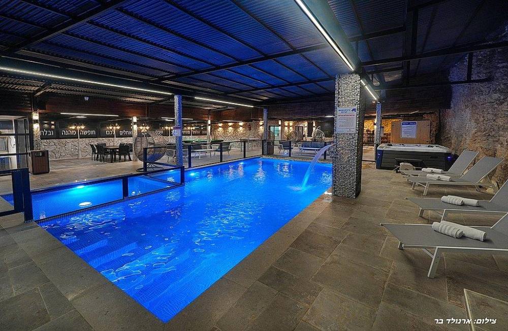 162045 המתחם החיצוני, אחוזת הסלעים, וילה  בירכא וילות - Vila 4 U