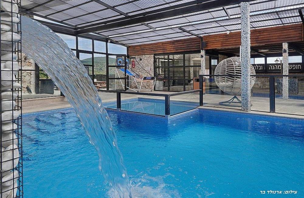 162061 המתחם החיצוני, אחוזת הסלעים, וילה  בירכא וילות - Vila 4 U