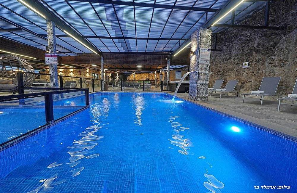 162071 המתחם החיצוני, אחוזת הסלעים, וילה  בירכא וילות - Vila 4 U