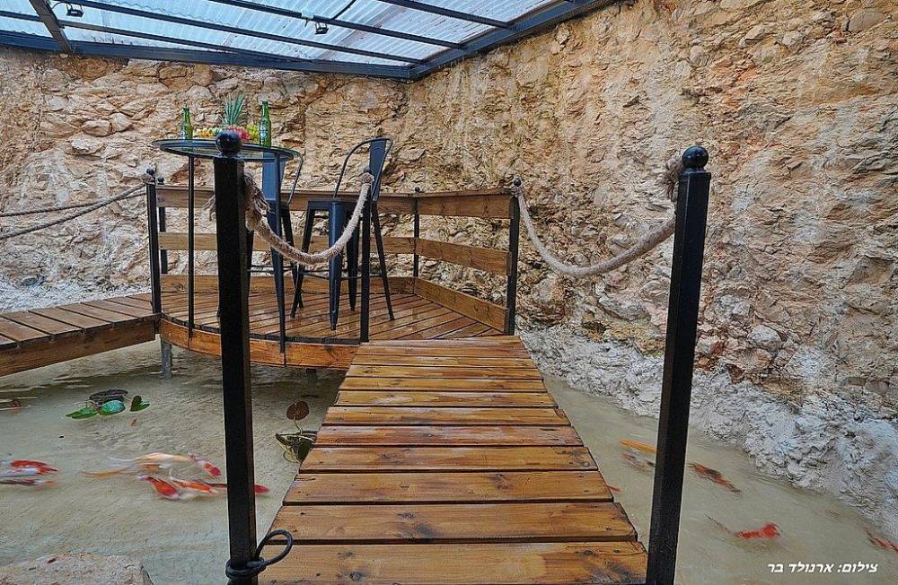 162072 המתחם החיצוני, אחוזת הסלעים, וילה  בירכא וילות - Vila 4 U