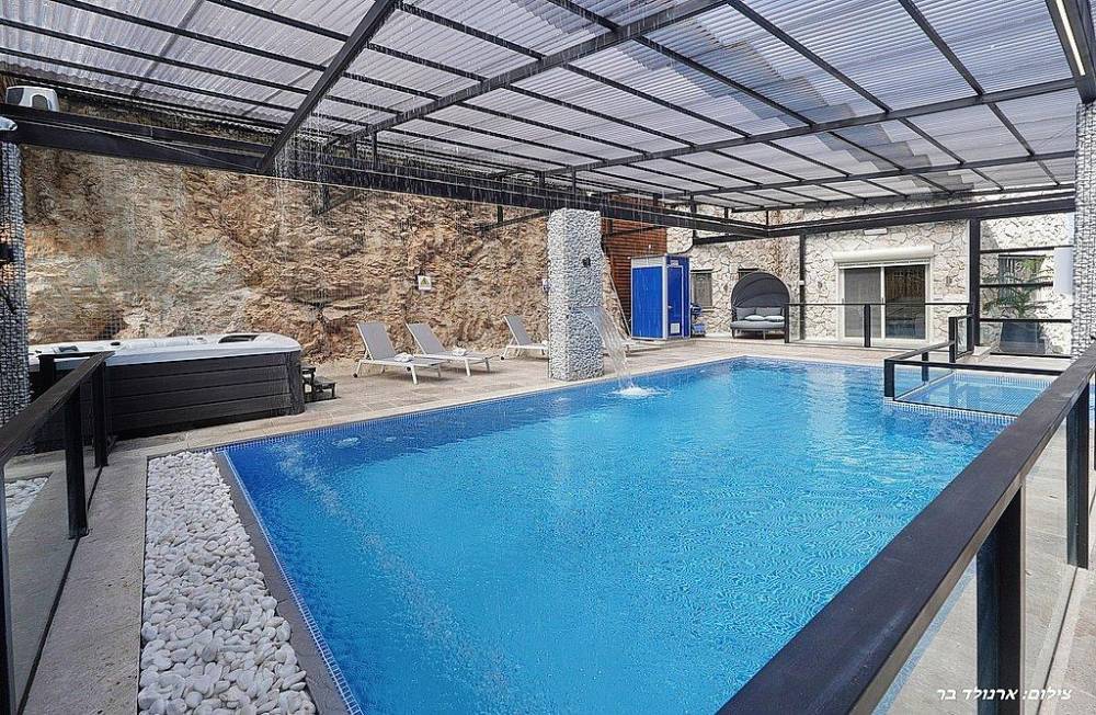 162073 המתחם החיצוני, אחוזת הסלעים, וילה  בירכא וילות - Vila 4 U