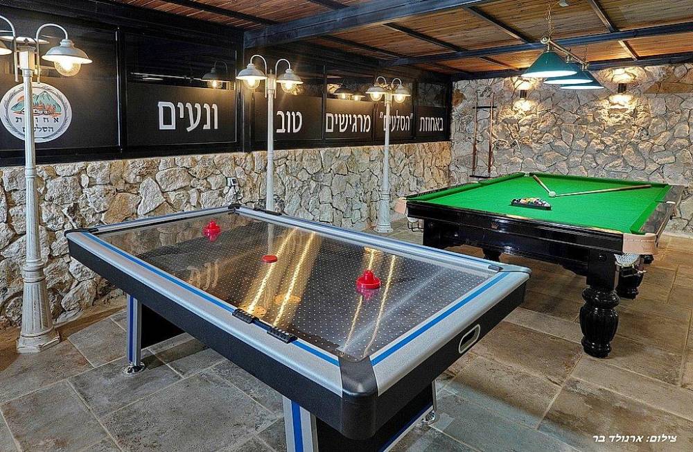 162074 המתחם החיצוני, אחוזת הסלעים, וילה  בירכא וילות - Vila 4 U