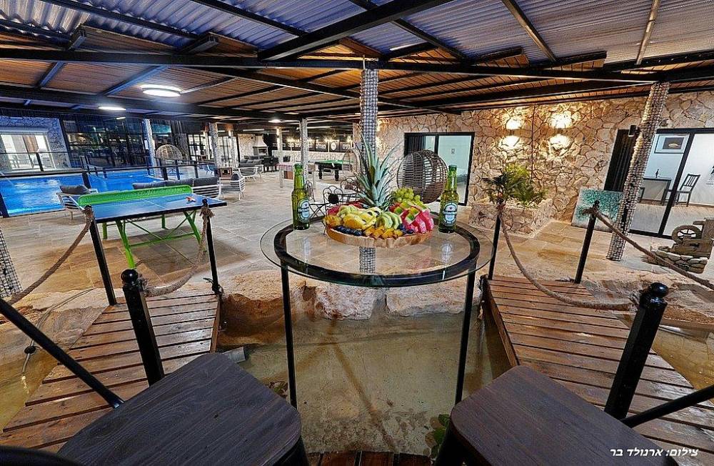 162077 המתחם החיצוני, אחוזת הסלעים, וילה  בירכא וילות - Vila 4 U