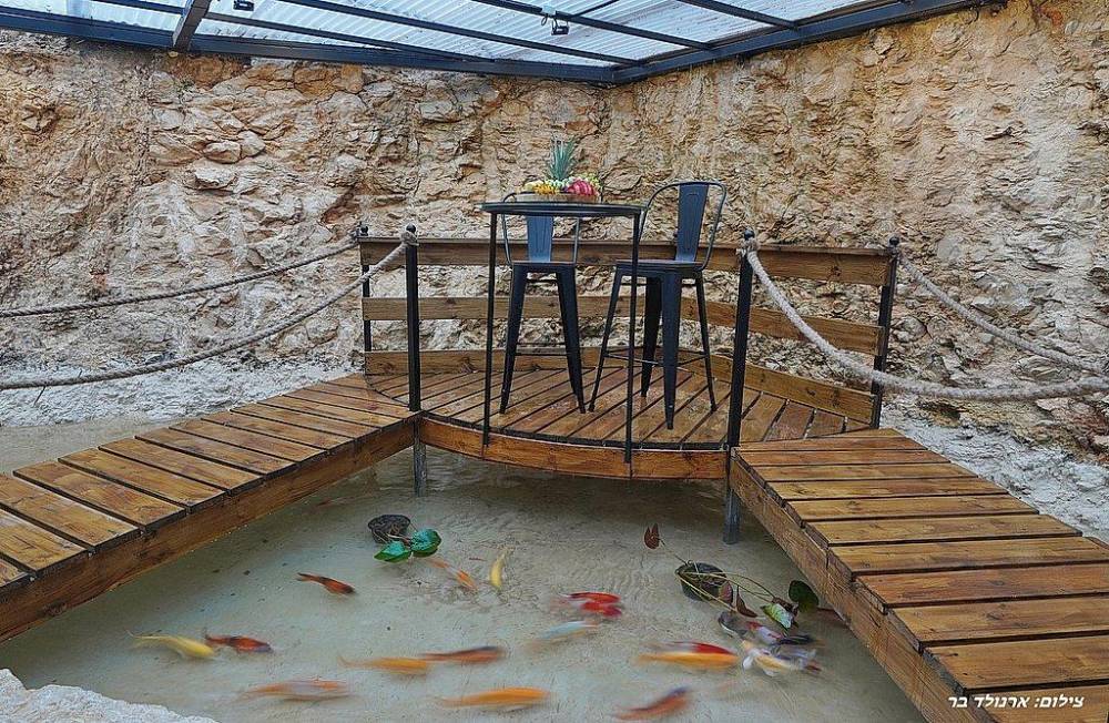 162078 המתחם החיצוני, אחוזת הסלעים, וילה  בירכא וילות - Vila 4 U