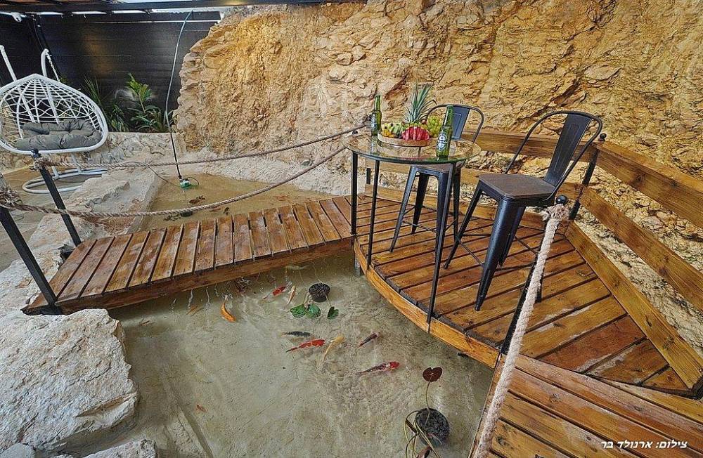 162085 המתחם החיצוני, אחוזת הסלעים, וילה  בירכא וילות - Vila 4 U