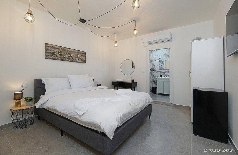 162103 גלרית הוילה, אחוזת הסלעים, וילה  בירכא וילות - Vila 4 U