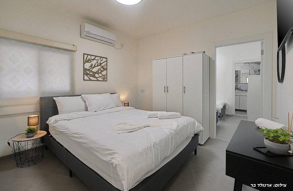 162105 גלרית הוילה, אחוזת הסלעים, וילה  בירכא וילות - Vila 4 U