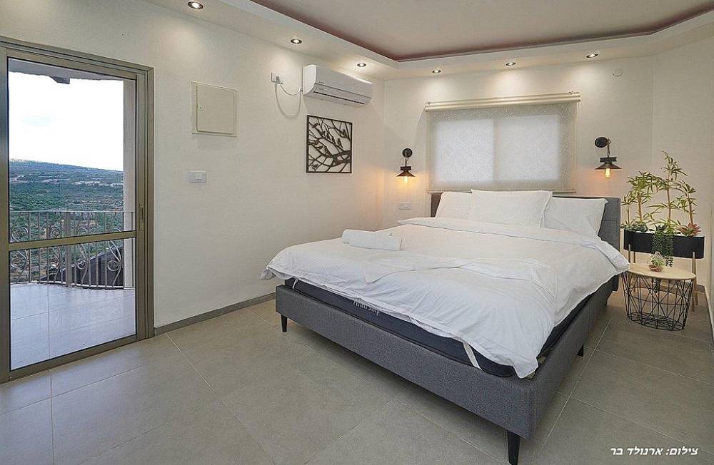 162110 גלרית הוילה, אחוזת הסלעים, וילה  בירכא וילות - Vila 4 U