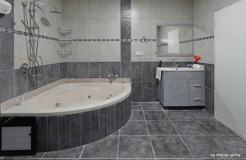 162112 גלרית הוילה, אחוזת הסלעים, וילה  בירכא וילות - Vila 4 U