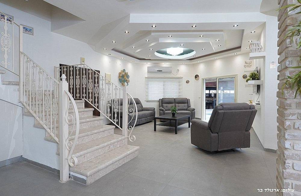 162113 גלרית הוילה, אחוזת הסלעים, וילה  בירכא וילות - Vila 4 U