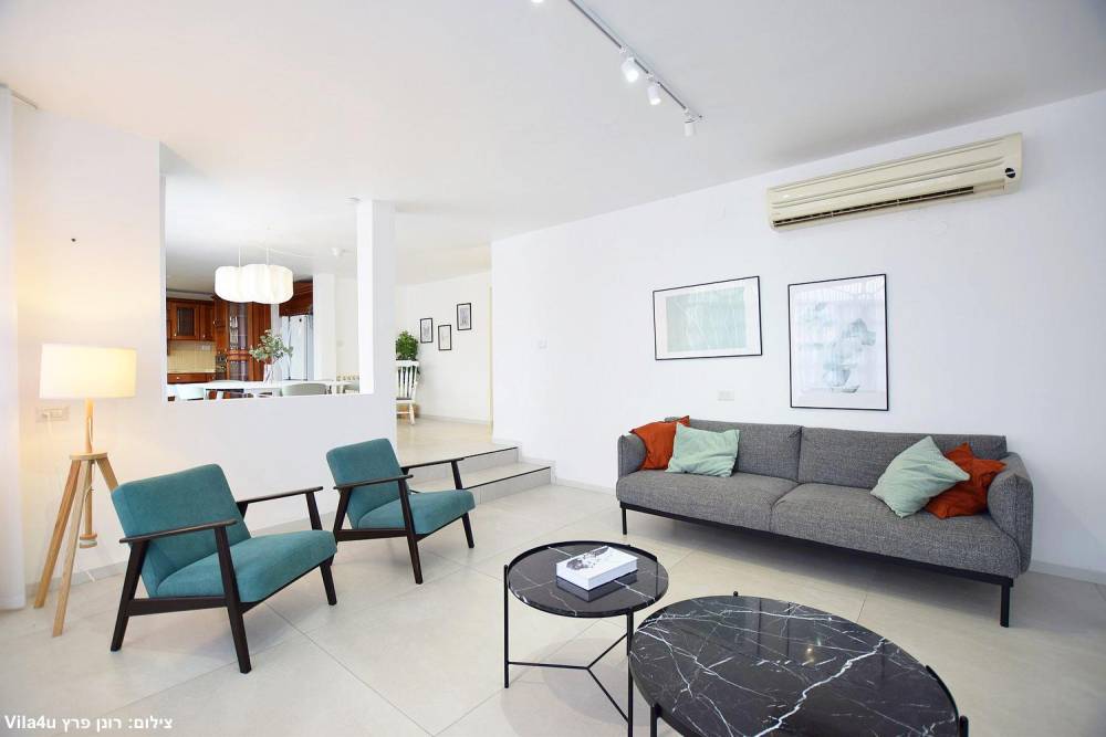 וילה במצפה שולחן סלון וילה במצפה - כללי, וילה במצפה, וילה  בכרמיאל וילות - Vila 4 U