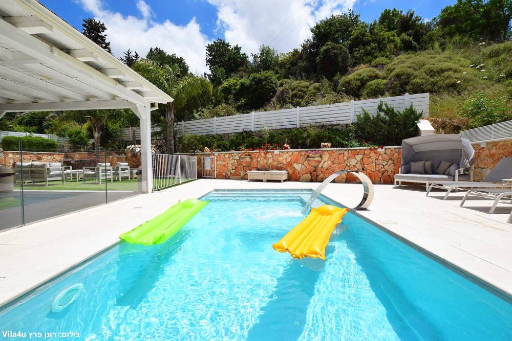 וילה במצפה בריכה עם אבוב וילה במצפה - כללי, וילה במצפה, וילה  בכרמיאל וילות - Vila 4 U