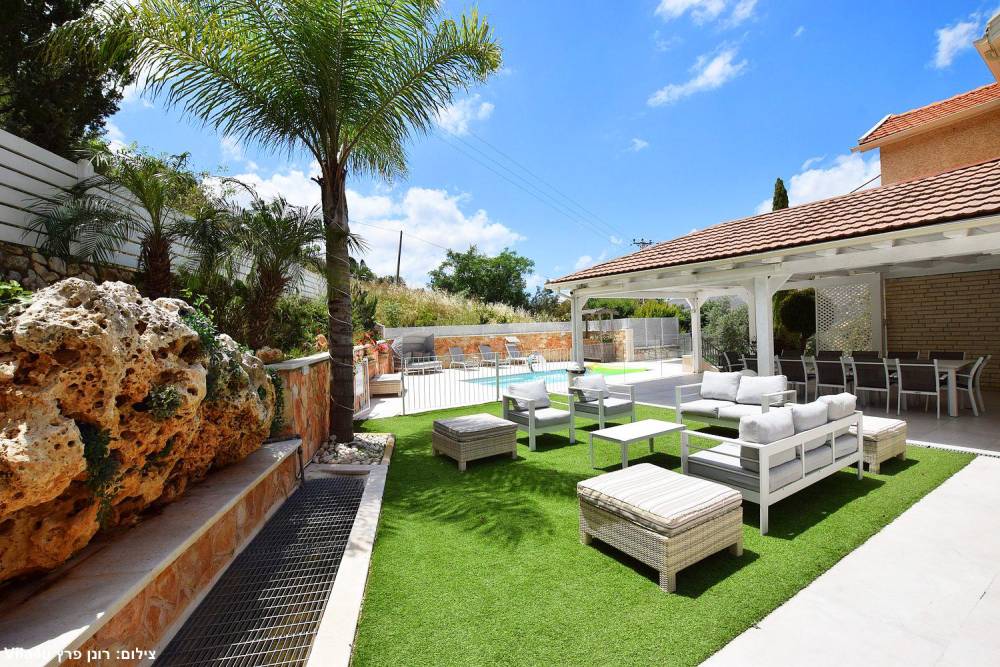 וילה במצפה גינה עם שמש וילה במצפה - כללי, וילה במצפה, וילה  בכרמיאל וילות - Vila 4 U