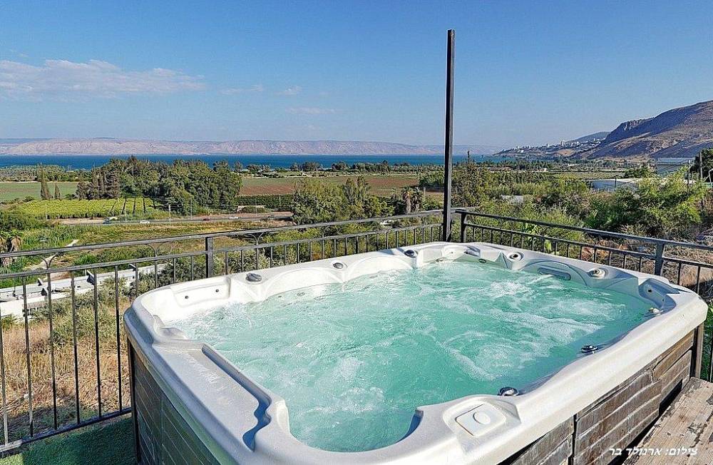 169920 המתחם החיצוני, וילה קסם הנוף מגדל, וילה  במגדל וילות - Vila 4 U