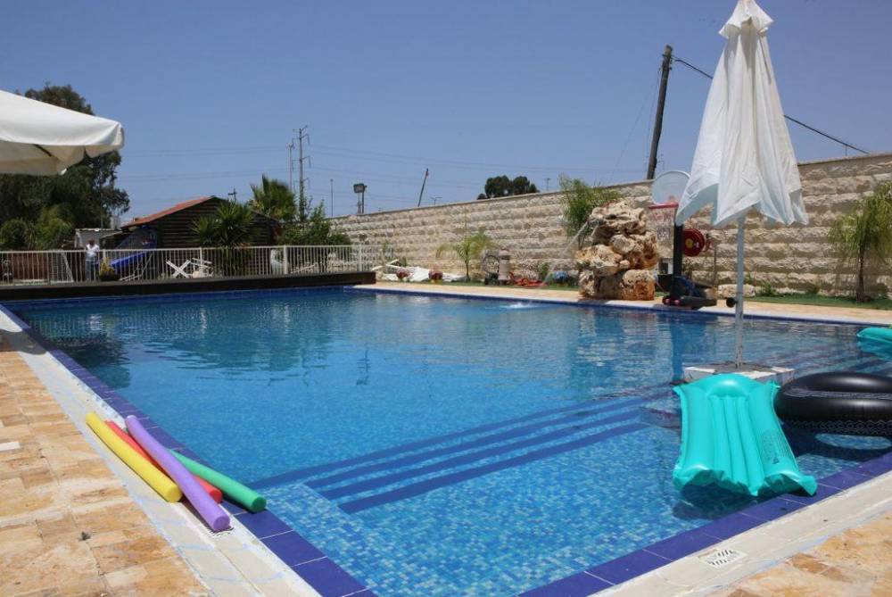 179263 מתחם הבריכה, הוילה במשמר השבעה, וילה  במשמר השבעה וילות - Vila 4 U