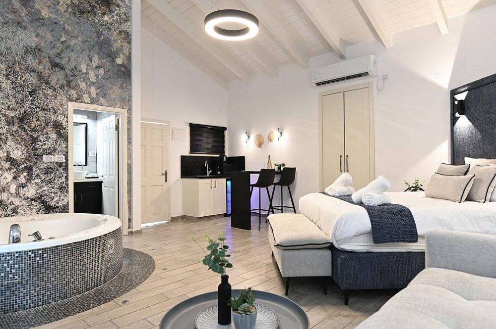 179367 בקתות האירוח, אחוזת לירי ריזורט, וילה  בטבריה וילות - Vila 4 U