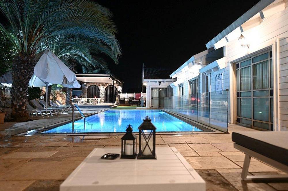 179385 גלריית חוץ, אחוזת לירי ריזורט, וילה  בטבריה וילות - Vila 4 U