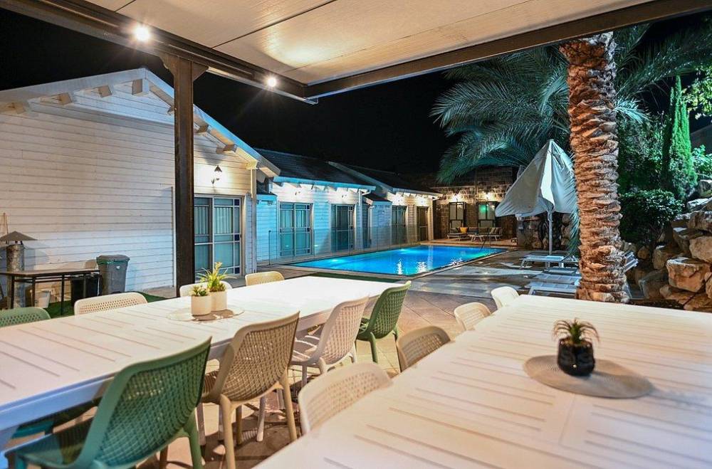 179390 גלריית חוץ, אחוזת לירי ריזורט, וילה  בטבריה וילות - Vila 4 U