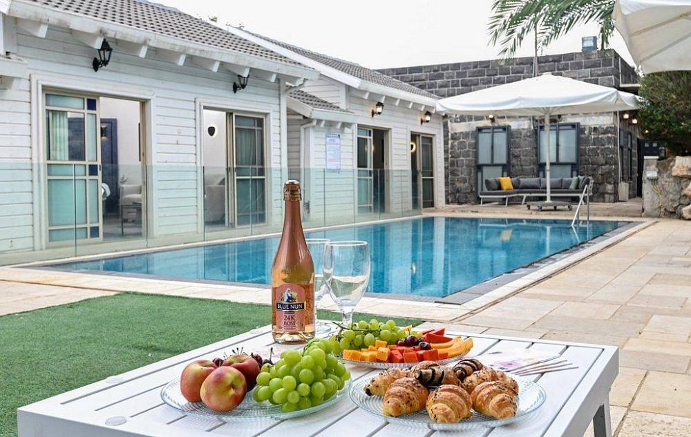 179496 גלריה כללית, אחוזת לירי ריזורט, וילה  בטבריה וילות - Vila 4 U