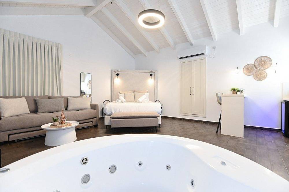 179510 גלריה כללית, אחוזת לירי ריזורט, וילה  בטבריה וילות - Vila 4 U