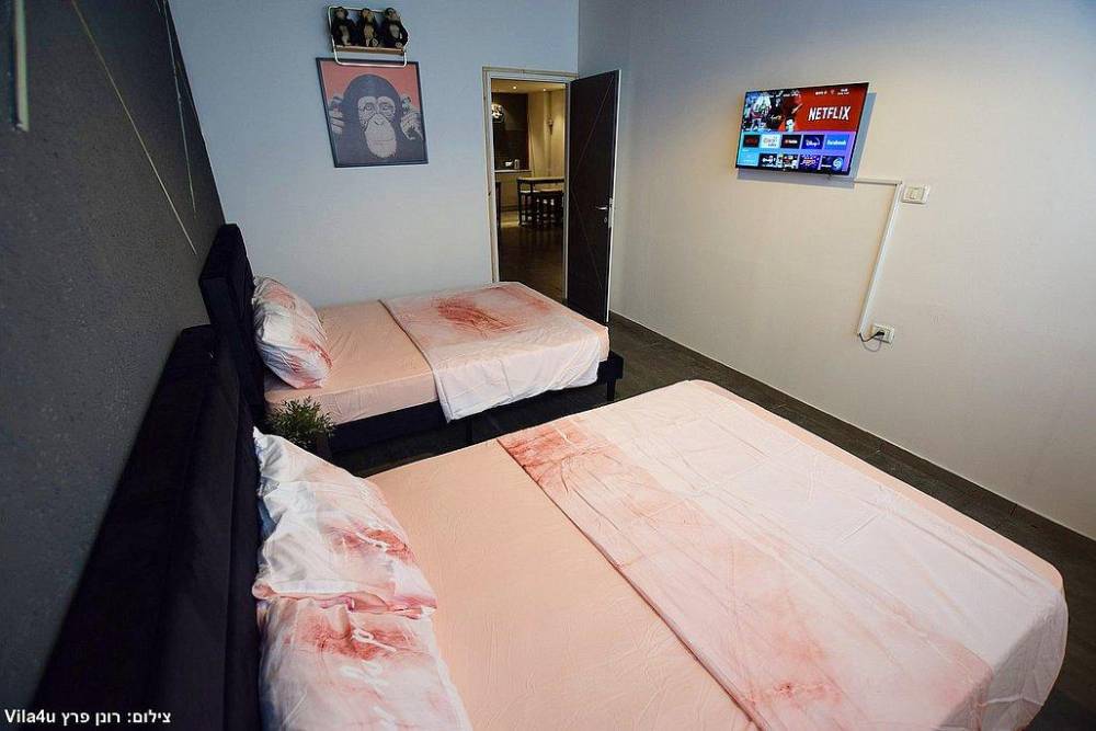 181510 חדרי השינה והג'קוזי, סניורה סוויט | Senyora Suite TLV, וילה  בתל אביב וילות - Vila 4 U