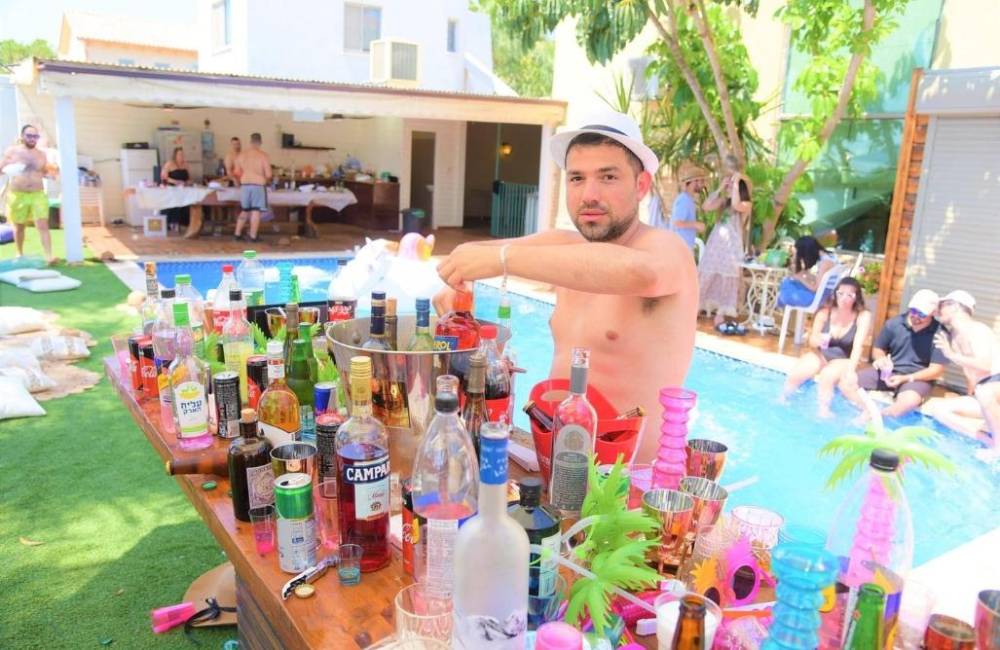 181651 אירועי חברה ורווקות, אורי אירועים, וילה  בכפר טרומן וילות - Vila 4 U