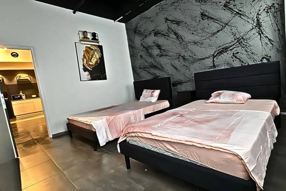 189745 חדרי השינה והג'קוזי, סניורה סוויט | Senyora Suite TLV, וילה  בתל אביב וילות - Vila 4 U