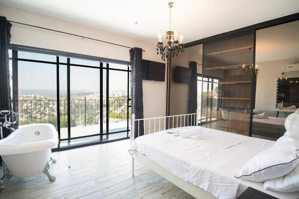 200645 גלריה כללית, וילה לה פטלונה, וילה  בכפר ורדים וילות - Vila 4 U