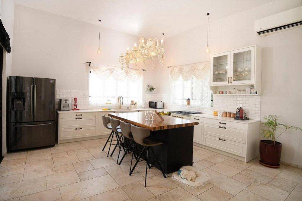 200671 גלרית פנים, וילה לה פטלונה, וילה  בכפר ורדים וילות - Vila 4 U