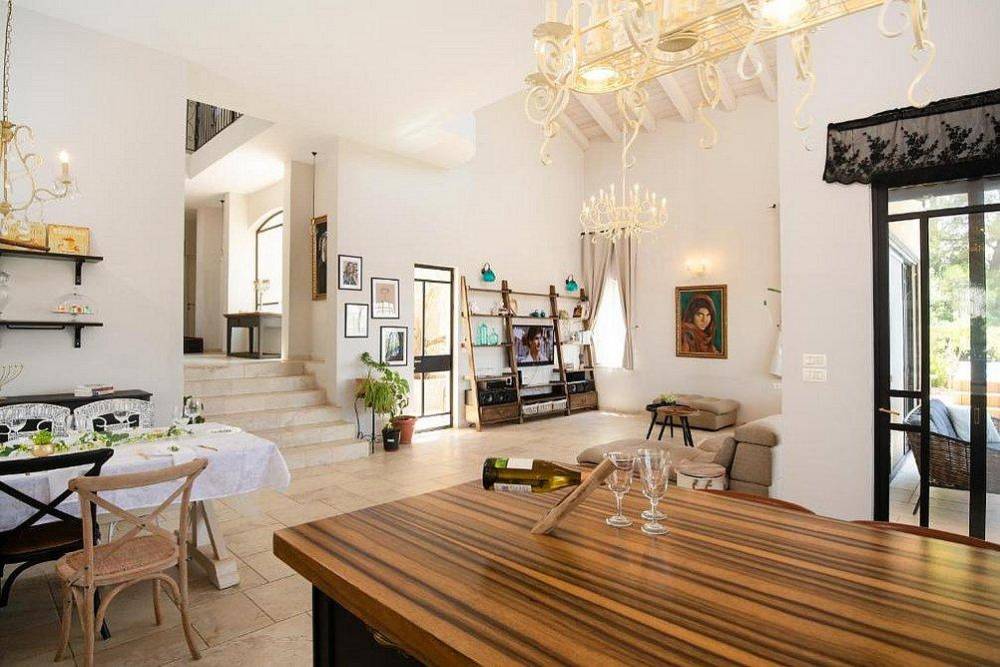 200682 גלרית פנים, וילה לה פטלונה, וילה  בכפר ורדים וילות - Vila 4 U