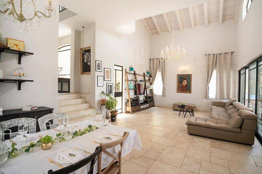 200690 גלרית פנים, וילה לה פטלונה, וילה  בכפר ורדים וילות - Vila 4 U