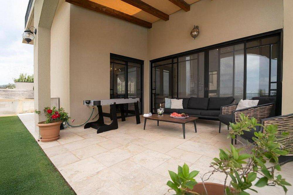 200697 גלרית חוץ, וילה לה פטלונה, וילה  בכפר ורדים וילות - Vila 4 U