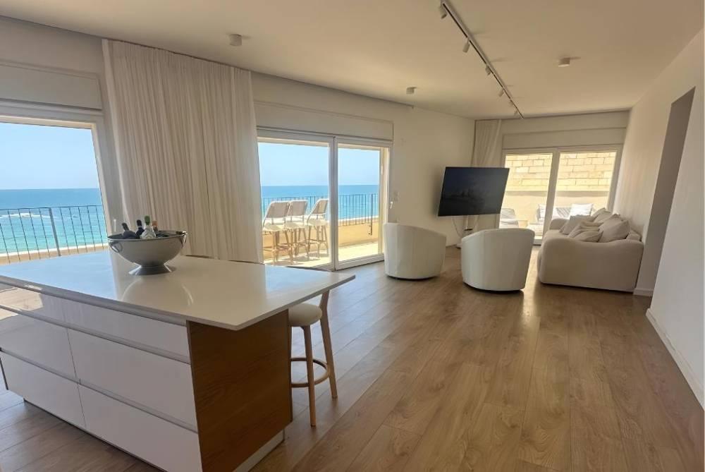 209100 המתחם הפנימי, גורדונס - גג על הים, וילה  בתל אביב וילות - Vila 4 U