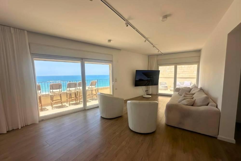 209101 המתחם הפנימי, גורדונס - גג על הים, וילה  בתל אביב וילות - Vila 4 U