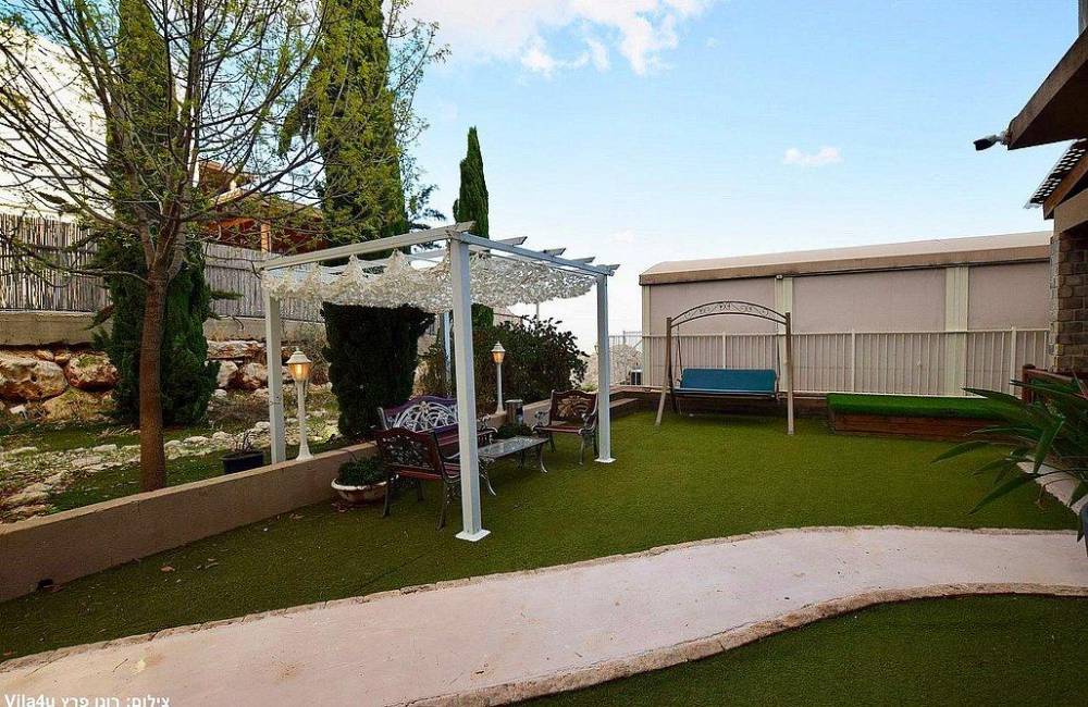 209542 מתחם החוץ המשקיף לכנרת, וילה סלו מול הכנרת, וילה  בנוף כנרת וילות - Vila 4 U