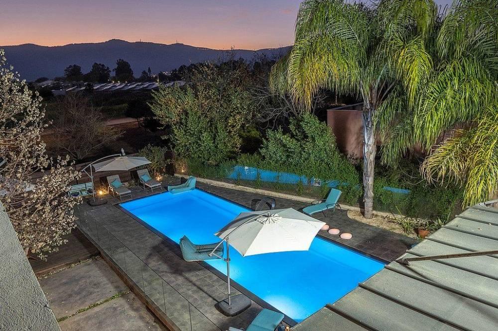 209867 המתחם בערב, וילה שירת הנחל, וילה  בשדה נחמיה וילות - Vila 4 U