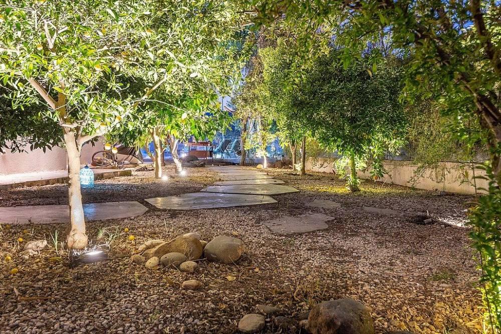 209869 המתחם בערב, וילה שירת הנחל, וילה  בשדה נחמיה וילות - Vila 4 U